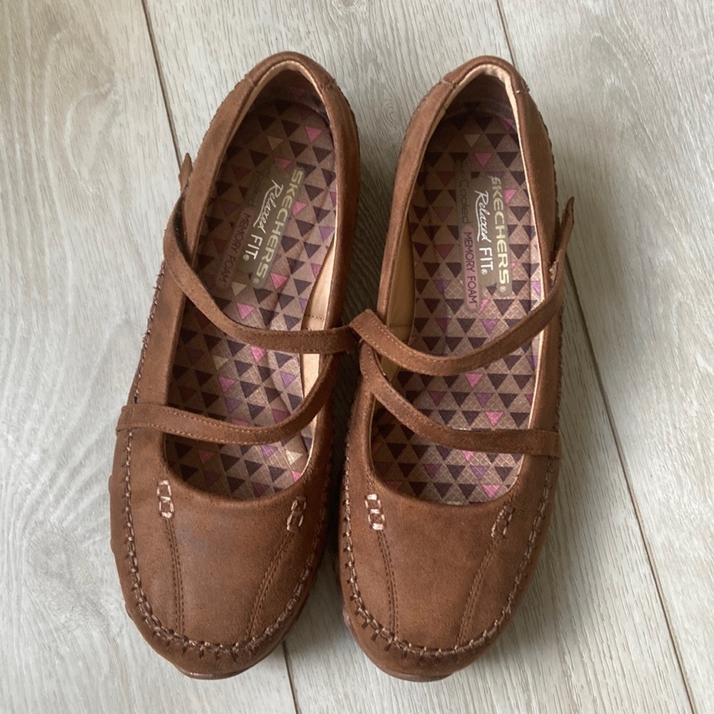 Nwot Skechers Casual Flat sz 9 Relaxed Fit